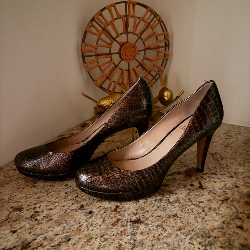 Camuto Shoes Heels Vince Camuto Zella Leather Metallic Reptile Print Heels EUC